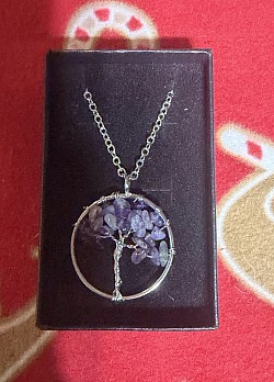 Pendentif avec arbre 5€