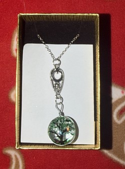 Collier avec cercle en verre, arbre de vie