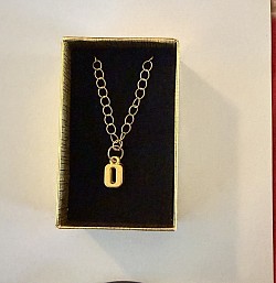 Collier avec lettre O