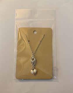 Collier avec gouttes d’eau, pendentif en forme de cœur et lettre i