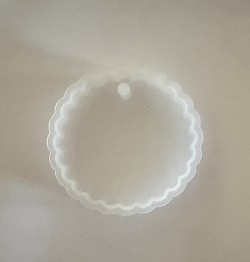 Moules silicone pour pendentif personnalisé 6 cm de diamètre, épaisseur 1 cm modèle 65 € ( numéro 17)