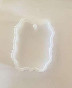 Moules silicone pour pendentif personnalisé 5.0 cm par 7,0 cm, épaisseur 1.0 cm. Modèle 65 €.