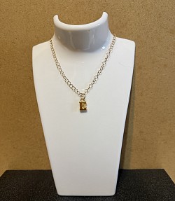 Collier avec pendentif lettre E 5€