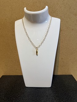 Collier avec pendentif lettre i 5€