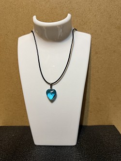 colliers avec pendentifs en forme de cœur en cristal, N 12