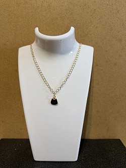 Collier avec pendentif N6 5€