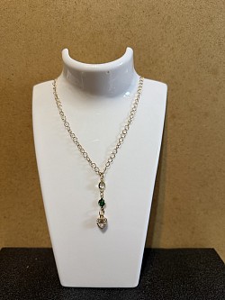 Collier avec pendentif N8 5€