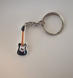 Guitare en porte-clés 5€