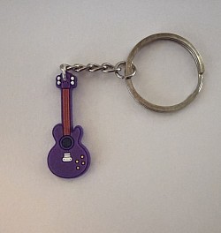 Guitare en porte-clés 5€