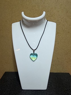 colliers avec pendentifs en forme de cœur en cristal, N 26