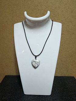 colliers avec pendentifs en forme de cœur en cristal, N 32