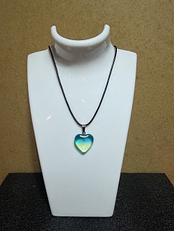 colliers avec pendentifs en forme de cœur en cristal, N 33
