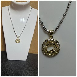Collier avec signe astrologique 12€