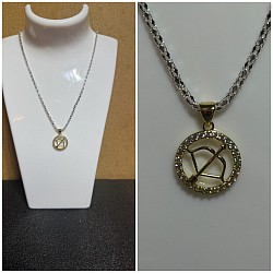 Collier avec signe astrologique 12€