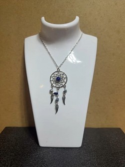Collier avec pendentif N17 5€
